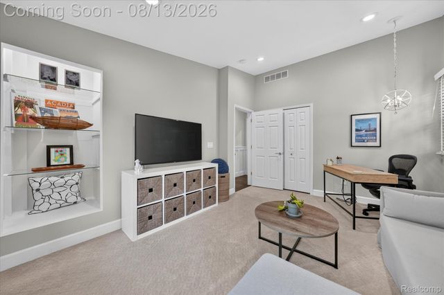 32240 Robinhood Drive, Beverly Hills Village, MI 48025