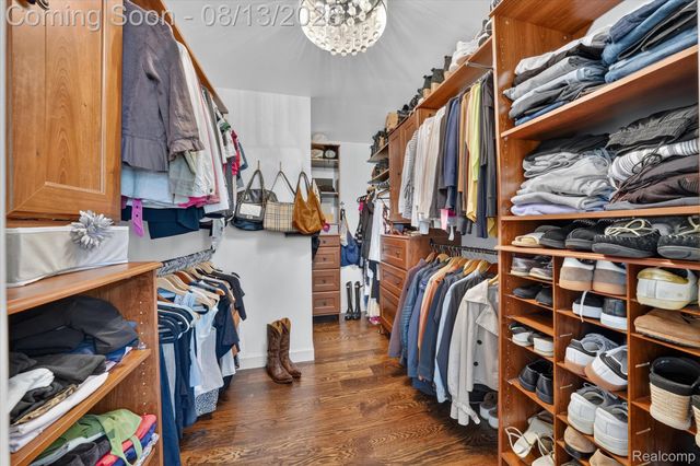 32240 Robinhood Drive, Beverly Hills Village, MI 48025