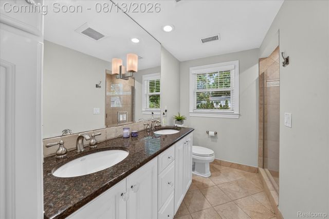 32240 Robinhood Drive, Beverly Hills Village, MI 48025