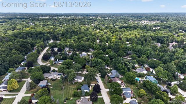 32240 Robinhood Drive, Beverly Hills Village, MI 48025
