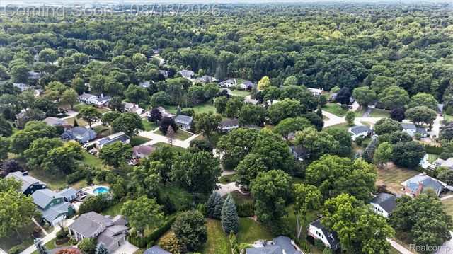 32240 Robinhood Drive, Beverly Hills Village, MI 48025