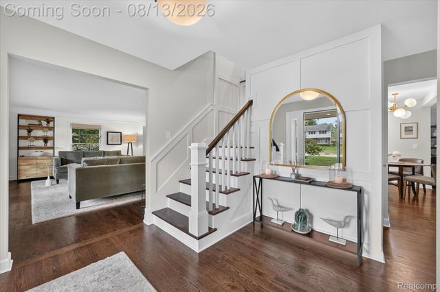 32240 Robinhood Drive, Beverly Hills Village, MI 48025