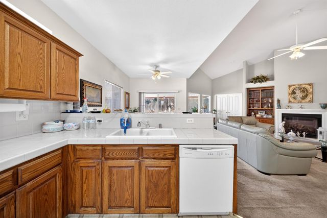 5622 N Ensanada Avenue, Fresno, CA 93723