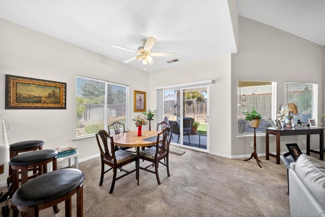 5622 N Ensanada Avenue, Fresno, CA 93723