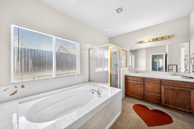 5622 N Ensanada Avenue, Fresno, CA 93723