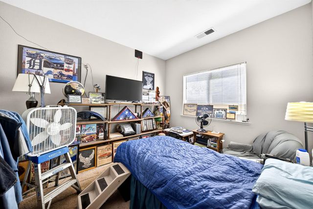 5622 N Ensanada Avenue, Fresno, CA 93723