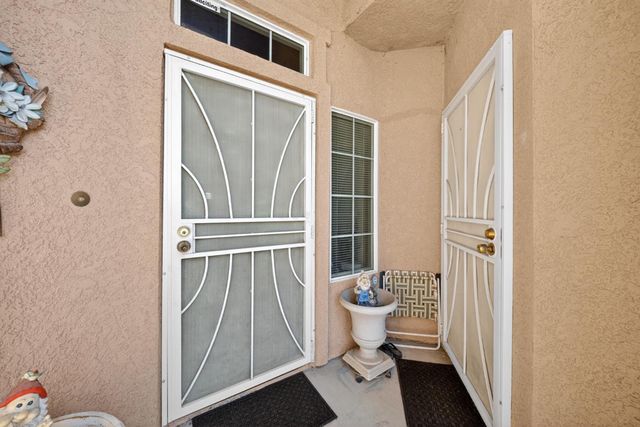 5622 N Ensanada Avenue, Fresno, CA 93723