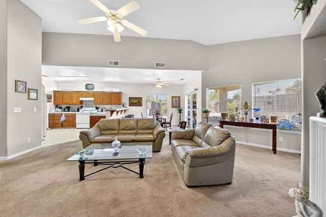 5622 N Ensanada Avenue, Fresno, CA 93723