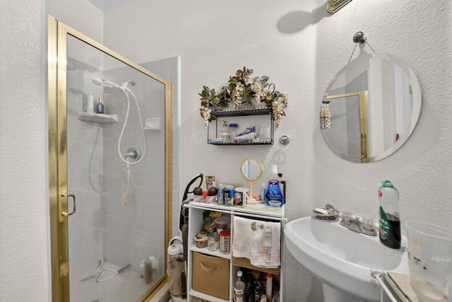 5622 N Ensanada Avenue, Fresno, CA 93723