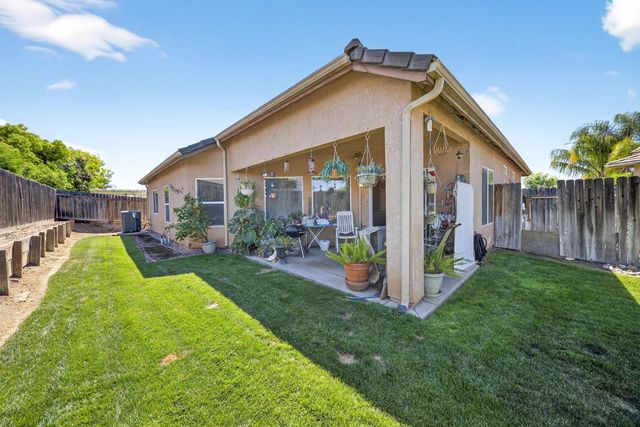 5622 N Ensanada Avenue, Fresno, CA 93723