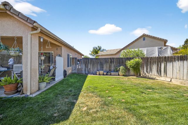 5622 N Ensanada Avenue, Fresno, CA 93723