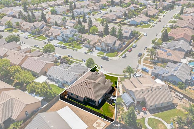 5622 N Ensanada Avenue, Fresno, CA 93723