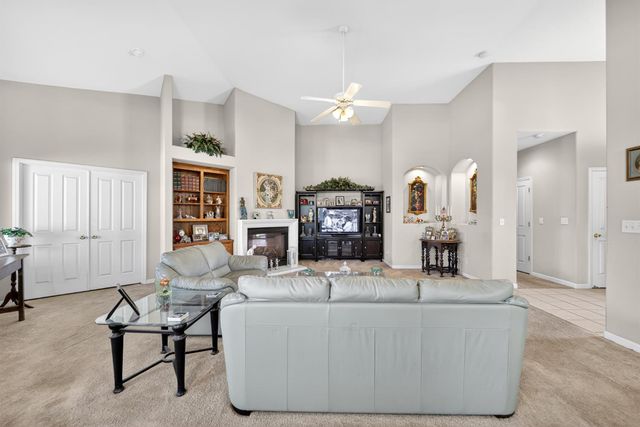 5622 N Ensanada Avenue, Fresno, CA 93723