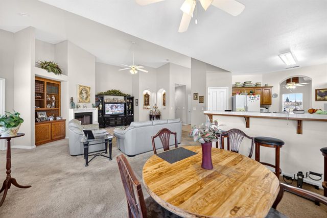 5622 N Ensanada Avenue, Fresno, CA 93723