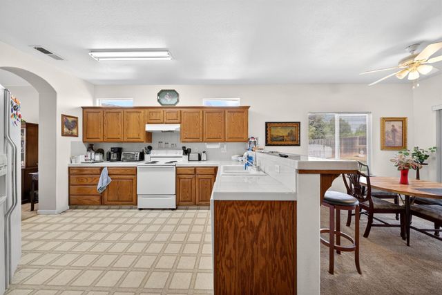 5622 N Ensanada Avenue, Fresno, CA 93723