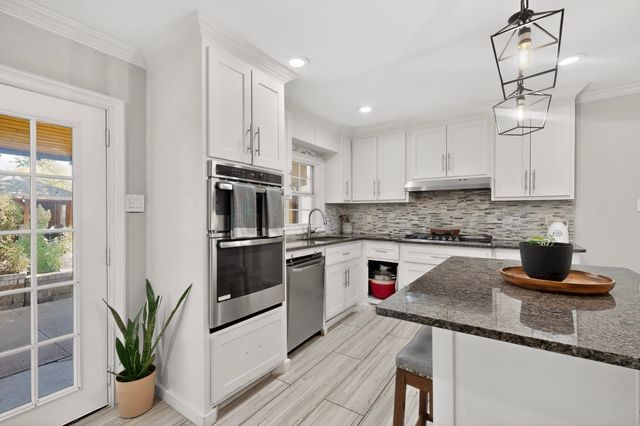 805 Buena Vista Drive, Arlington, TX 76010