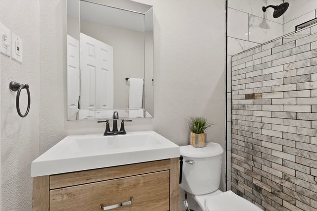 805 Buena Vista Drive, Arlington, TX 76010