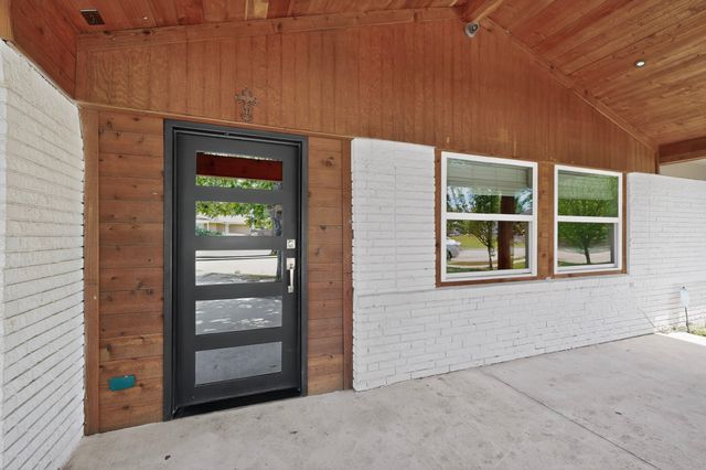 805 Buena Vista Drive, Arlington, TX 76010