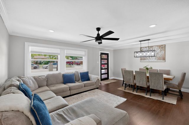 805 Buena Vista Drive, Arlington, TX 76010