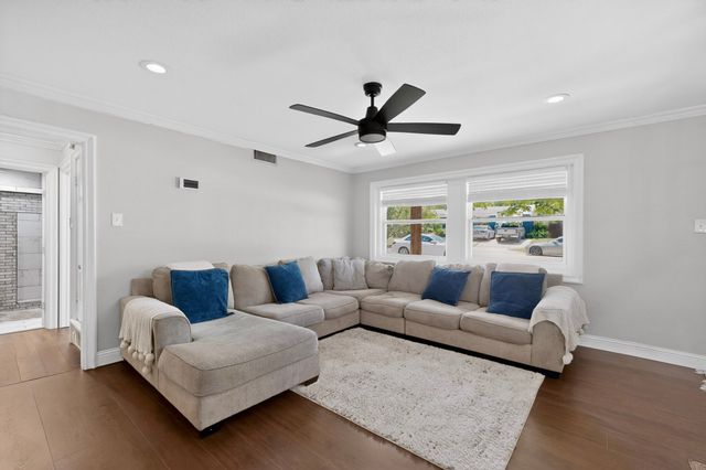 805 Buena Vista Drive, Arlington, TX 76010