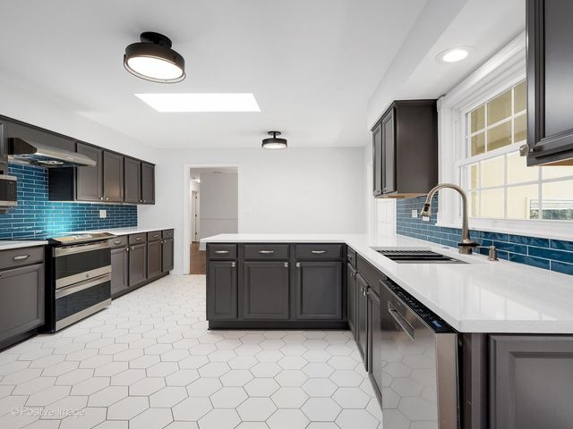 13215 S Adsit Road, Palos Park, IL 60464