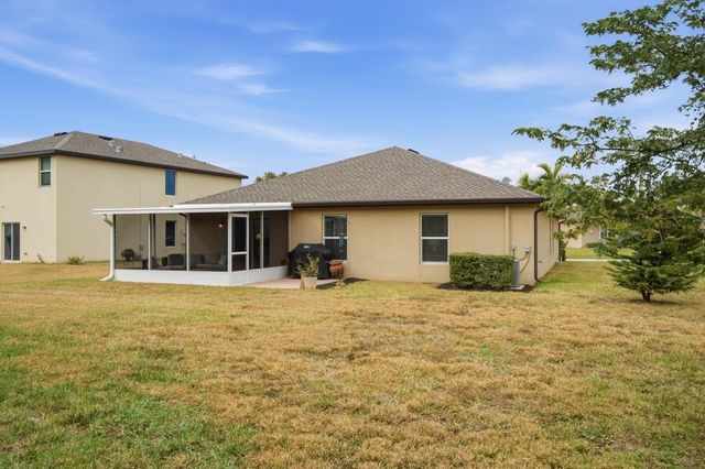 868 Bent Creek Drive, Fort Pierce, FL 34947