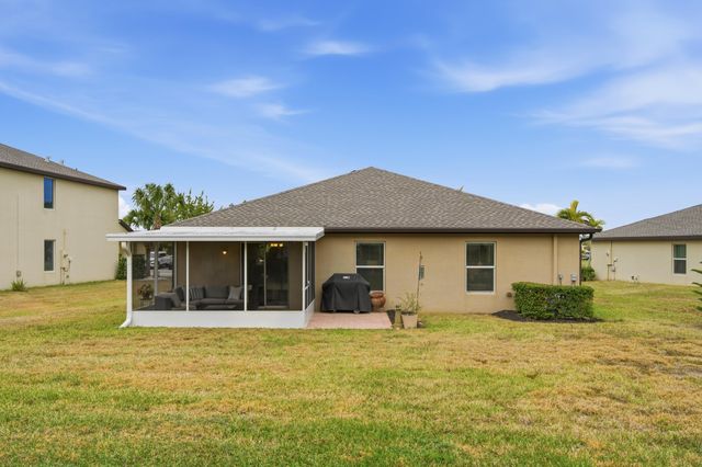 868 Bent Creek Drive, Fort Pierce, FL 34947