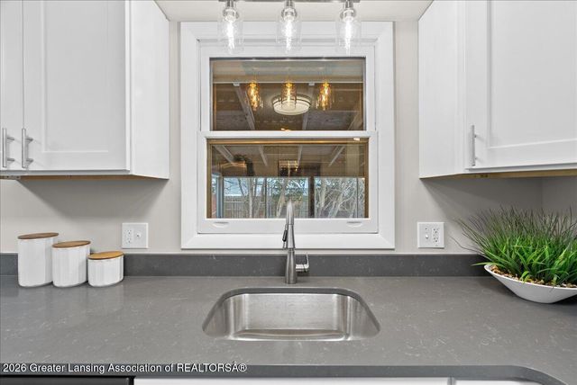 2055 Holly Drive, Charlotte, MI 48813