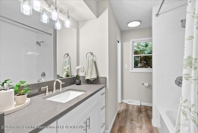 2055 Holly Drive, Charlotte, MI 48813