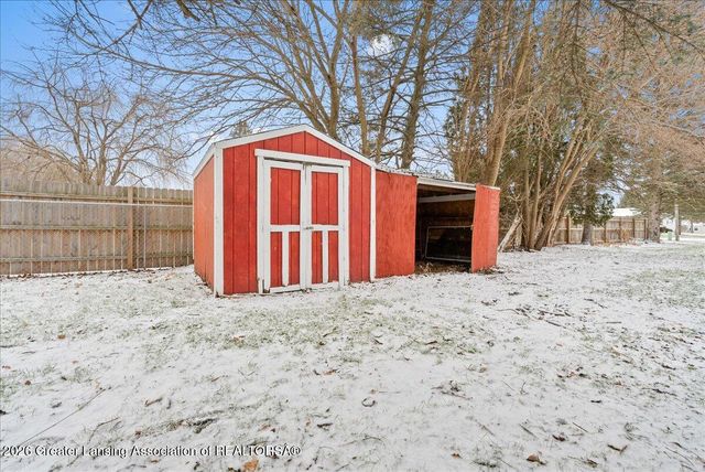 2055 Holly Drive, Charlotte, MI 48813