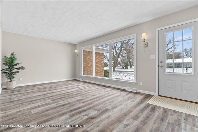 2055 Holly Drive, Charlotte, MI 48813