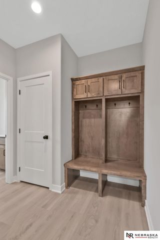 12359 Elk Ridge Circle, Papillion, NE 68046