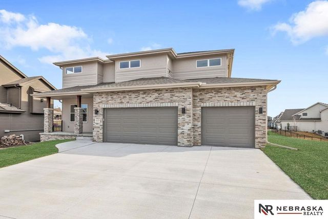 12359 Elk Ridge Circle, Papillion, NE 68046