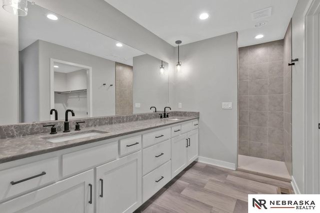 12359 Elk Ridge Circle, Papillion, NE 68046