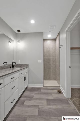 12359 Elk Ridge Circle, Papillion, NE 68046