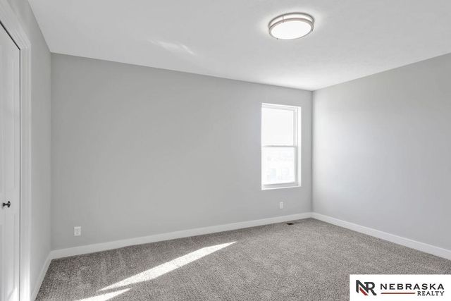 12359 Elk Ridge Circle, Papillion, NE 68046