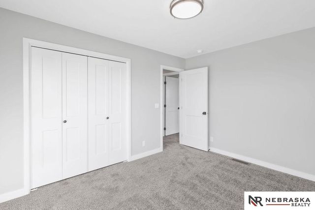 12359 Elk Ridge Circle, Papillion, NE 68046