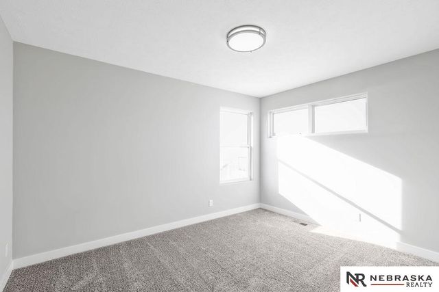 12359 Elk Ridge Circle, Papillion, NE 68046