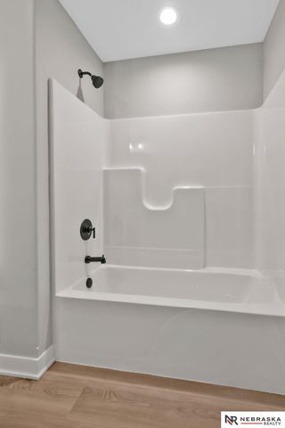 12359 Elk Ridge Circle, Papillion, NE 68046