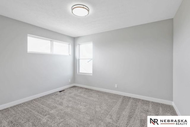 12359 Elk Ridge Circle, Papillion, NE 68046