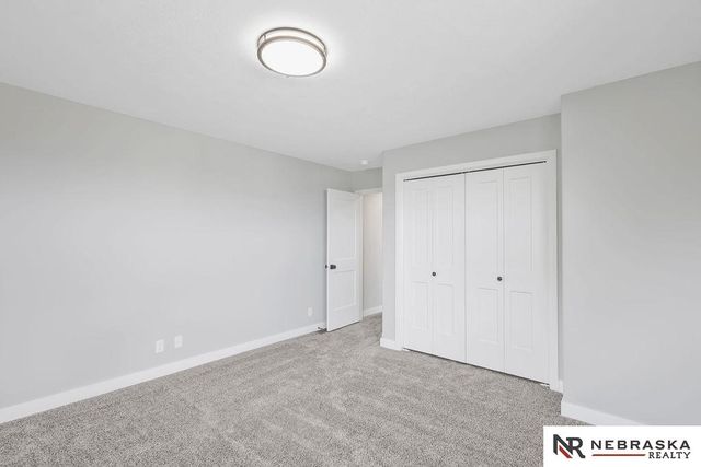 12359 Elk Ridge Circle, Papillion, NE 68046