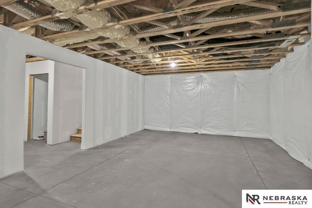 12359 Elk Ridge Circle, Papillion, NE 68046