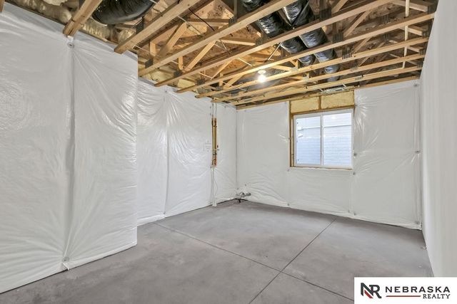 12359 Elk Ridge Circle, Papillion, NE 68046