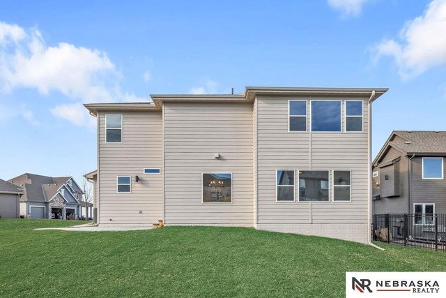 12359 Elk Ridge Circle, Papillion, NE 68046
