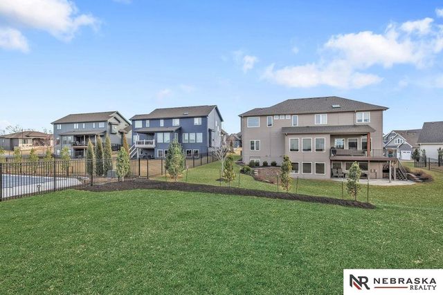 12359 Elk Ridge Circle, Papillion, NE 68046