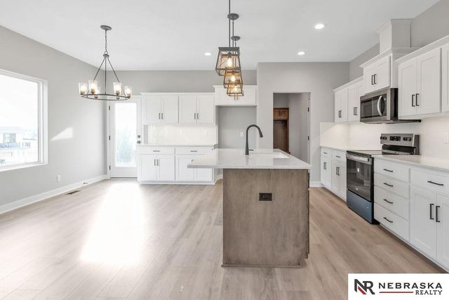 12359 Elk Ridge Circle, Papillion, NE 68046