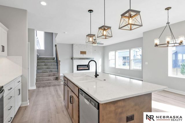 12359 Elk Ridge Circle, Papillion, NE 68046