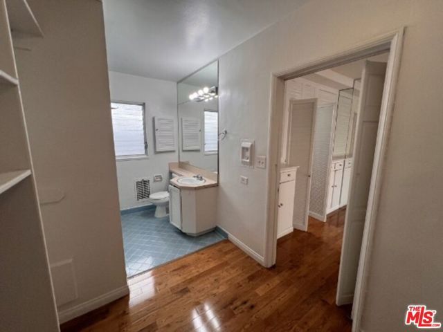 1323 N Olive Drive 33d, West Hollywood, CA 90069