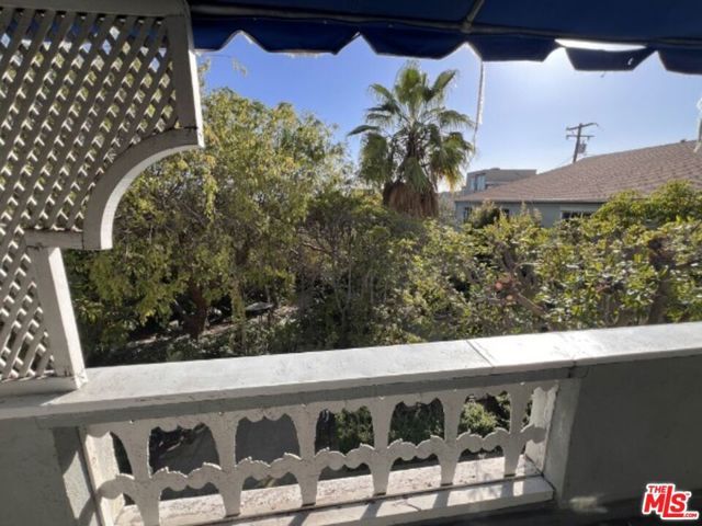 1323 N Olive Drive 33d, West Hollywood, CA 90069