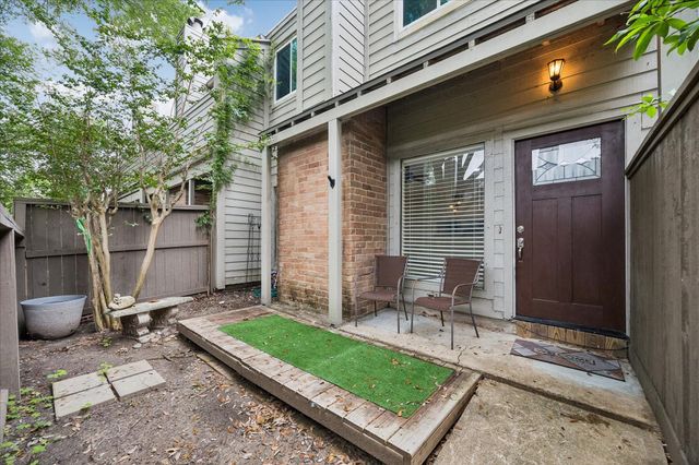1623 S Kirkwood Road 211, Houston, TX 77077